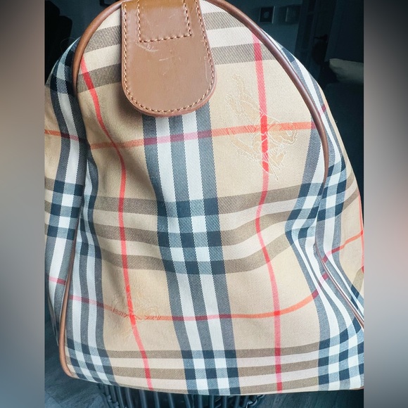 Burberry duffle traveling bag - Picture 8 of 17